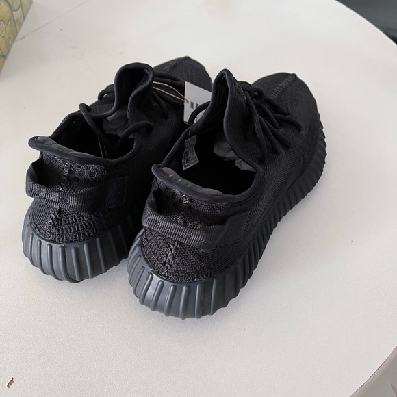 Adidas Yeezy Boost 350 V2 Brand New With Bill Size 11 - Picture 4 of 9